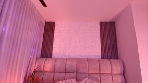 goddess_eli77 online show from February 27, 3:06 am
