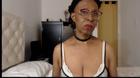 Snapshot of goddess_judy chatting on May 18, 3:35 am goddess judy online show from May 18, 3:35 am