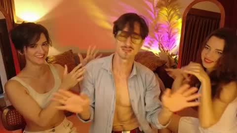 Snapshot of goddess_marylin chatting on May 21, 1:56 am 330 UTC2 girls online show from May 21, 1:56 am