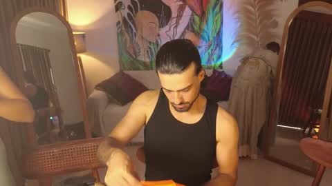 Snapshot of goddess_marylin chatting on May 28, 2:31 am 330 UTC2 girls online show from May 28, 2:31 am