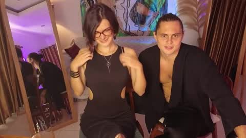 Snapshot of goddess_marylin chatting on May 29, 3:37 am 330 UTC2 girls online show from May 29, 3:37 am