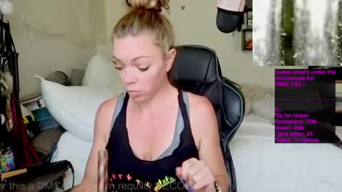 Snapshot of goddess_of_mars chatting on July 14, 2:12 pm Patricia Mars Goddess of Mars twitter thegoddessmindy online show from July 14, 2:12 pm