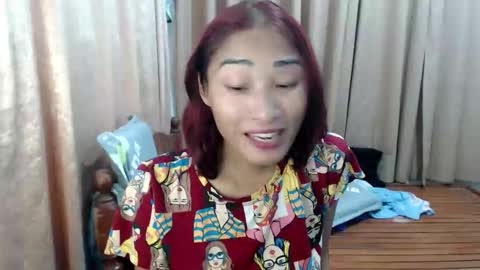 Snapshot of goddess_queen25 chatting on April 4, 2:21 am goddess_queen25 online show from April 4, 2:21 am