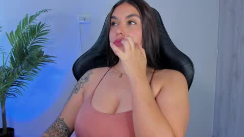 Miss Veronica  - The Supreme   online show from April 2, 6:49 pm