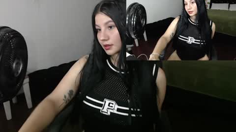 Snapshot of goddessariel22 chatting on January 30, 9:47 pm Angelina online show from January 30, 9:47 pm