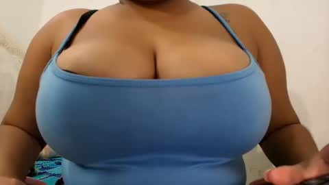 Snapshot of goddesschanell chatting on August 5, 3:53 am CHANELL online show from August 5, 3:53 am