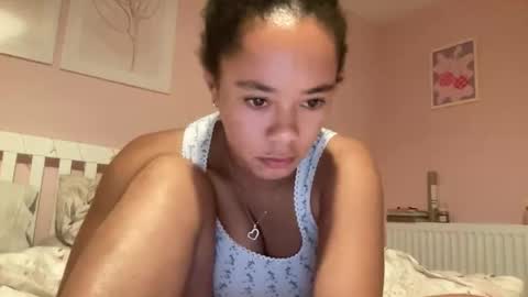 Snapshot of goddesselxo chatting on June 7, 8:23 pm Goddess L online show from June 7, 8:23 pm