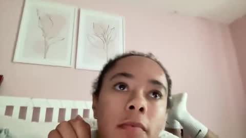 Snapshot of goddesselxo chatting on June 9, 5:24 pm Goddess L online show from June 9, 5:24 pm