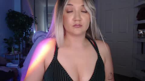 Goddess Emmy online show from April 21, 5:25 am