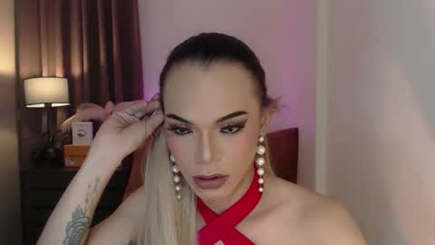 Snapshot of goddessmichaella chatting on December 1, 4:29 pm Michaella online show from December 1, 4:29 pm
