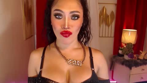 Snapshot of goddessquinnie chatting on February 20, 8:27 am quinnie online show from February 20, 8:27 am