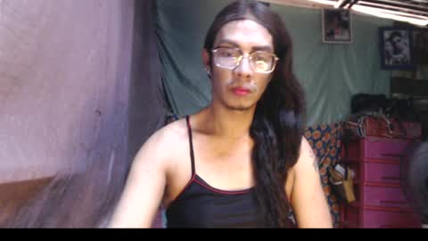Snapshot of goddesssonyaxxx chatting on April 27, 6:44 am KENNY DOLL online show from April 27, 6:44 am
