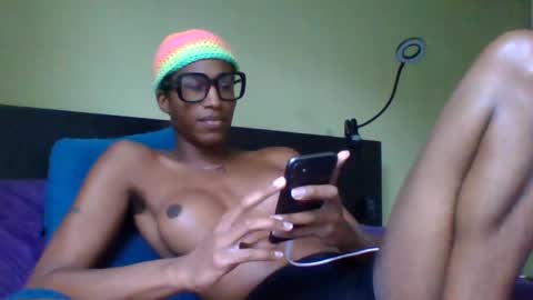 Snapshot of goddexx_kii chatting on November 3, 12:06 pm goddexx_kii online show from November 3, 12:06 pm