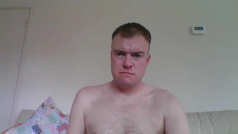 Snapshot of gogo12104 chatting on April 10, 3:39 pm jme online show from April 10, 3:39 pm
