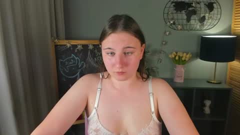 Snapshot of gohardmily chatting on June 21, 8:28 am gohardmily online show from June 21, 8:28 am