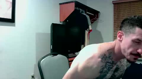 goinwild8900 online show from December 15, 2:19 am