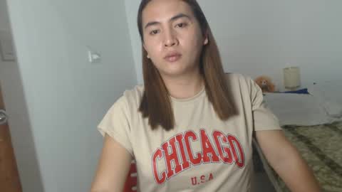 Snapshot of goldbella_ chatting on February 11, 12:37 pm bella online show from February 11, 12:37 pm
