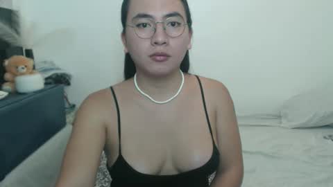 bella online show from April 12, 1:32 am