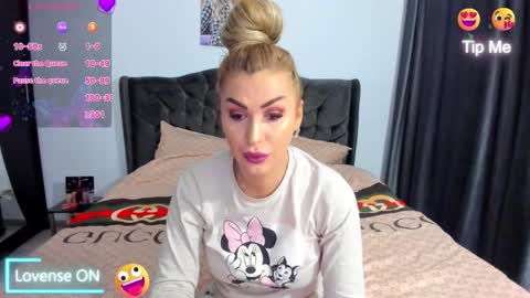 Nicole.. online show from February 24, 5:05 am