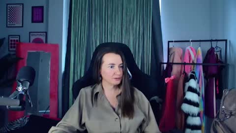 Snapshot of golden_dragones chatting on April 19, 9:08 am Gloria online show from April 19, 9:08 am