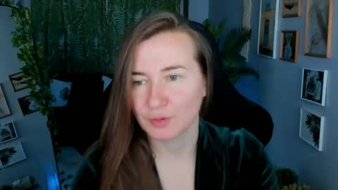 Snapshot of golden_dragones chatting on June 2, 8:38 am Gloria online show from June 2, 8:38 am