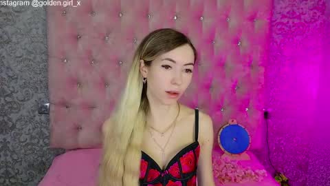 Snapshot of golden_girl__ chatting on April 28, 1:59 am golden girl online show from April 28, 1:59 am