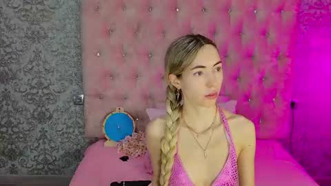 Snapshot of golden_girl__ chatting on July 6, 1:46 am golden girl online show from July 6, 1:46 am
