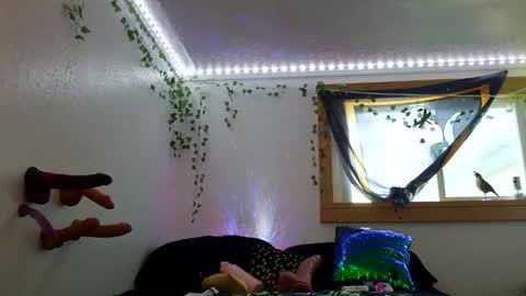 XxPretentious PeachxX online show from May 7, 8:14 pm