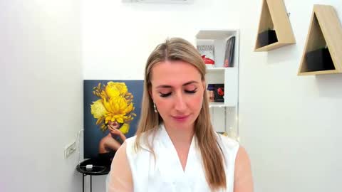 Olivia online show from February 17, 3:53 pm