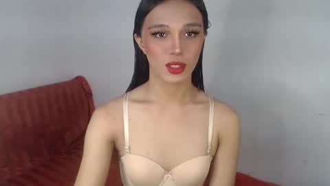 Snapshot of goldenlily69 chatting on February 15, 11:14 pm Lily is Gold online show from February 15, 11:14 pm