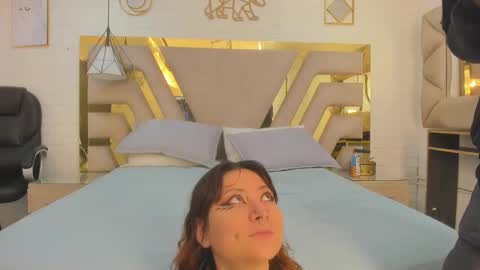 Snapshot of goldentemptation_ chatting on May 13, 1:30 pm goldentemptation_ online show from May 13, 1:30 pm