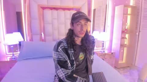 goldentemptation_ online show from July 18, 7:28 pm