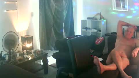 goldyguy011 online show from January 8, 1:41 am