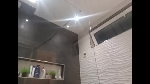 Snapshot of golemkur25 chatting on February 6, 12:15 am golemkur25 online show from February 6, 12:15 am