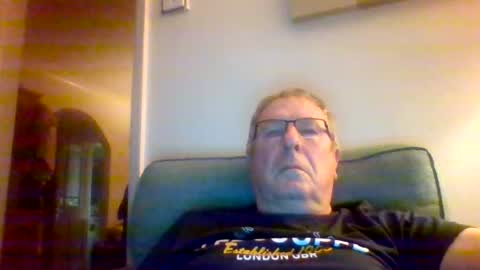Snapshot of gonzo422 chatting on June 19, 10:02 pm Fun room c2c online show from June 19, 10:02 pm