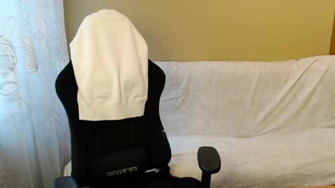 Snapshot of good__night chatting on May 6, 3:39 pm Elizabeth Effie online show from May 6, 3:39 pm