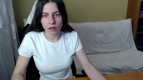 Snapshot of good__night chatting on May 7, 4:56 pm Elizabeth Effie online show from May 7, 4:56 pm