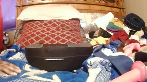 Snapshot of goodbootaye chatting on February 18, 6:47 pm Juicy Booty online show from February 18, 6:47 pm