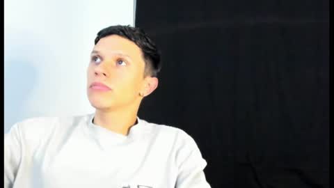 Snapshot of goodboy69i chatting on January 24, 7:49 pm goodboy69i online show from January 24, 7:49 pm