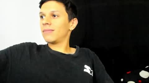 Snapshot of goodboy69i chatting on February 8, 9:25 pm goodboy69i online show from February 8, 9:25 pm