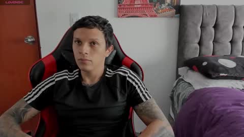 Snapshot of goodboy69i chatting on September 21, 12:29 pm goodboy69i online show from September 21, 12:29 pm