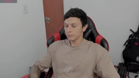 Snapshot of goodboy69i chatting on October 1, 3:51 pm goodboy69i online show from October 1, 3:51 pm