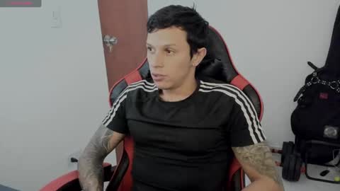 Snapshot of goodboy69i chatting on October 2, 3:19 pm goodboy69i online show from October 2, 3:19 pm