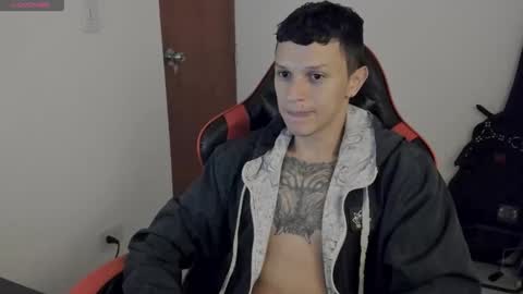 Snapshot of goodboy69i chatting on October 22, 10:20 pm goodboy69i online show from October 22, 10:20 pm