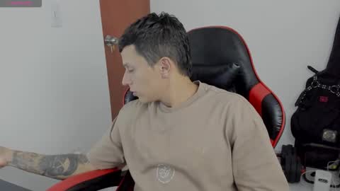 Snapshot of goodboy69i chatting on October 30, 11:27 pm goodboy69i online show from October 30, 11:27 pm