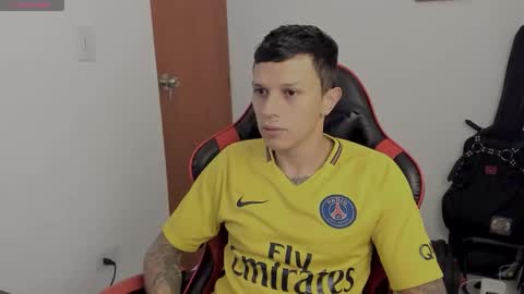 Snapshot of goodboy69i chatting on October 31, 11:44 am goodboy69i online show from October 31, 11:44 am