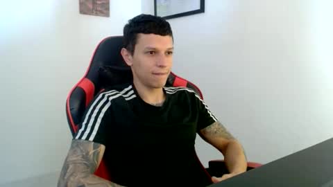 Snapshot of goodboy69i chatting on November 9, 12:14 pm goodboy69i online show from November 9, 12:14 pm