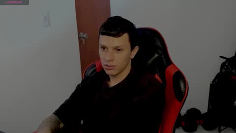 Snapshot of goodboy69i chatting on November 12, 1:00 pm goodboy69i online show from November 12, 1:00 pm