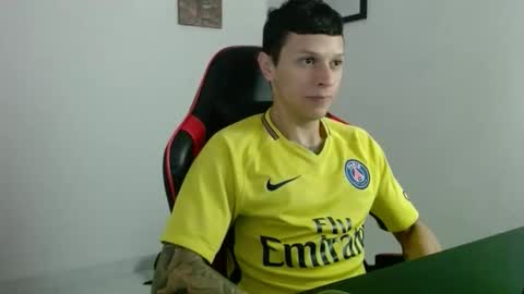 Snapshot of goodboy69i chatting on November 16, 11:38 am goodboy69i online show from November 16, 11:38 am