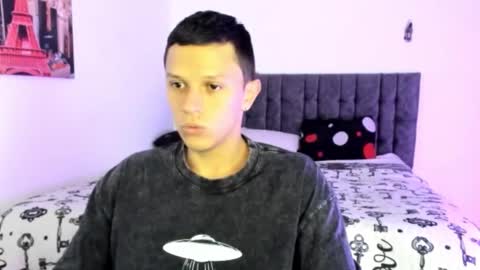 Snapshot of goodboy69i chatting on February 4, 12:16 am goodboy69i online show from February 4, 12:16 am